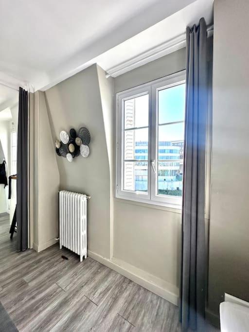 Appartement Vue Tour Eiffel Ligne 14 A Cote De Paris Gentilly Eksteriør billede